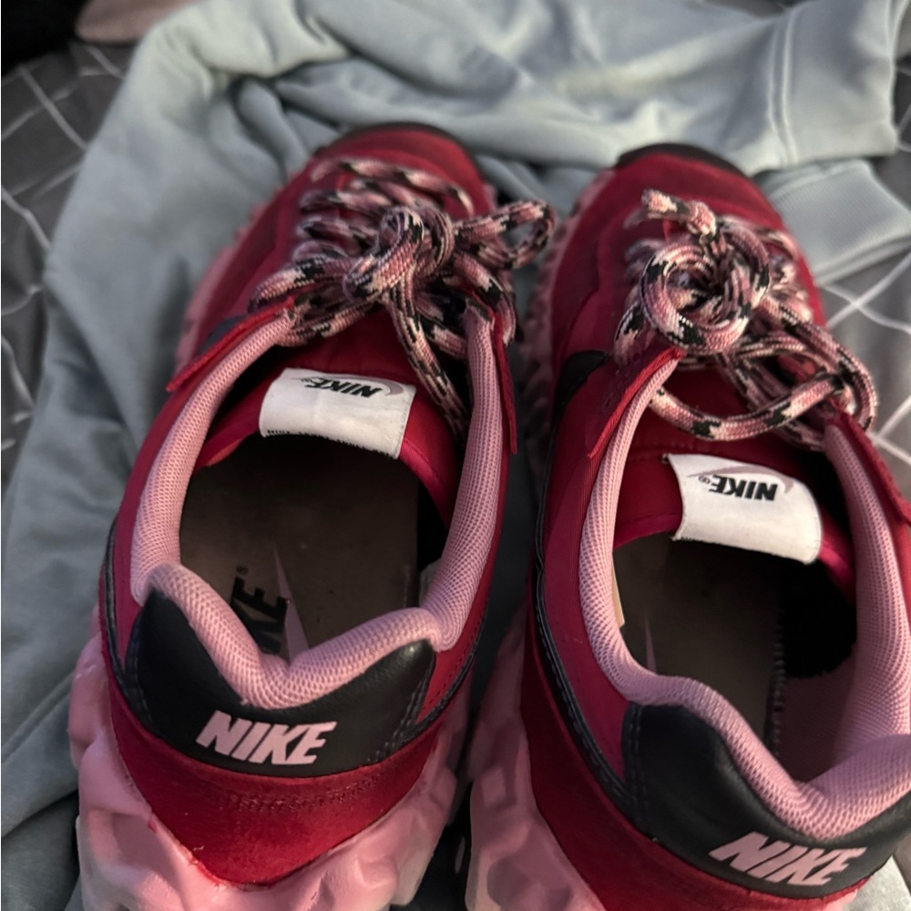 Nike Crimson and Rose Athletic Shoesoverbreaks - Picture 4 of 6